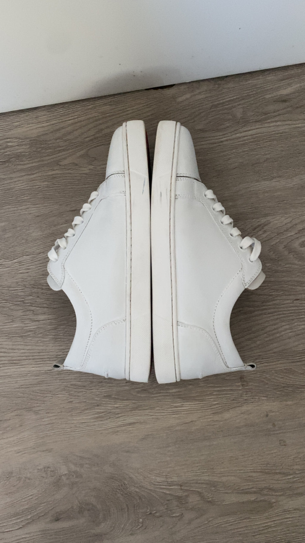 Christian louboutin spikeless 41
