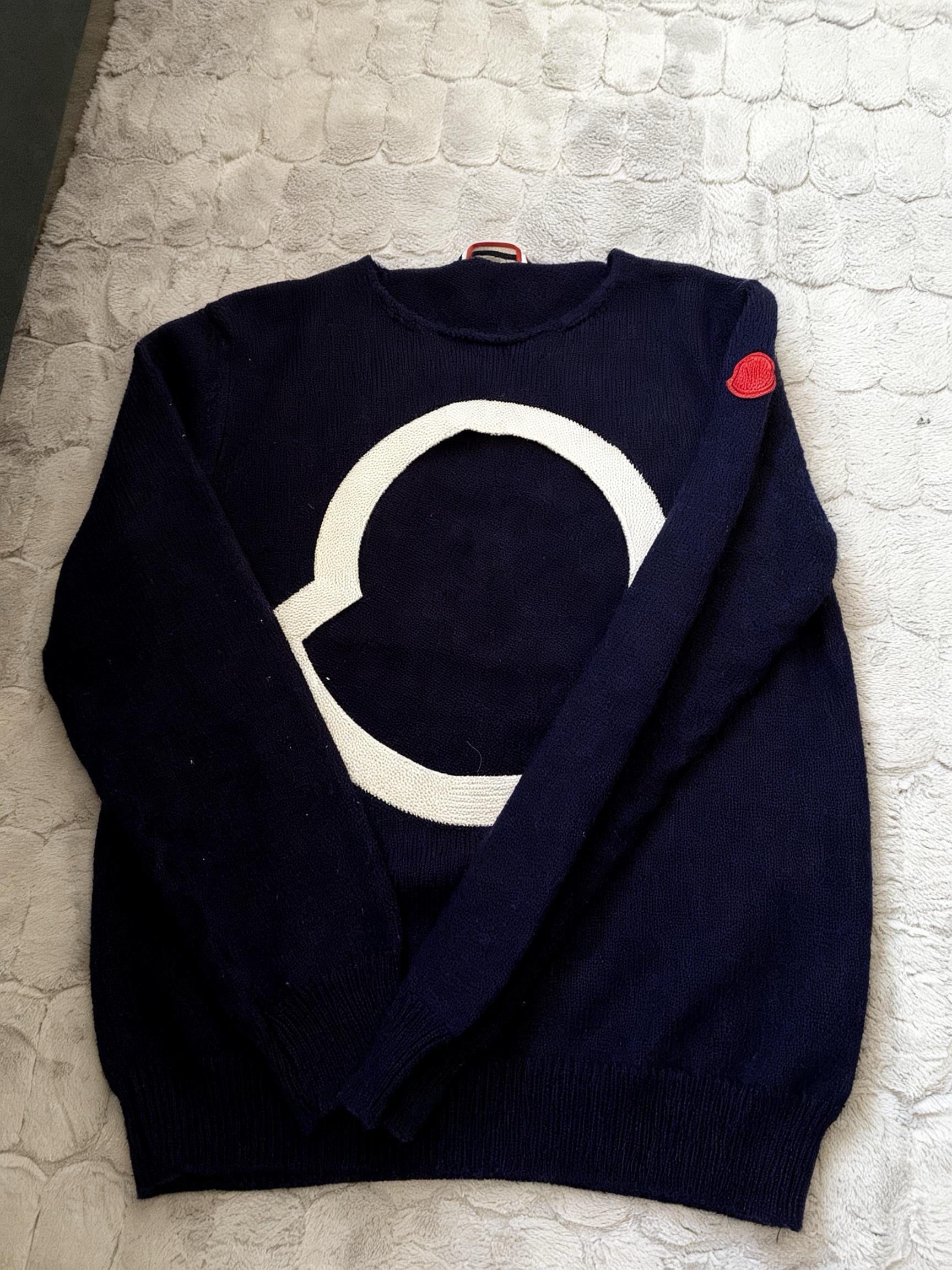 Moncler neule